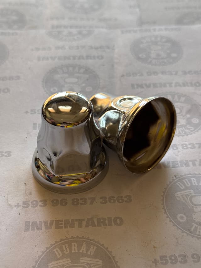 TAPA DE TUERCA DE RUEDA  NIQUELADA
