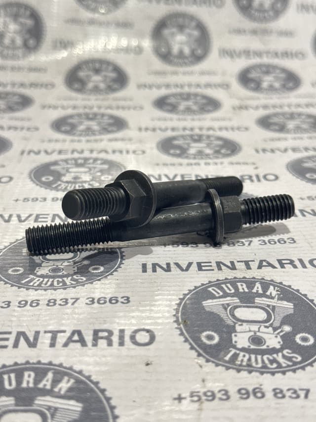 PERNO DEL MULTIPLE DE ESCAPE CUMMINS 4BT 6BT