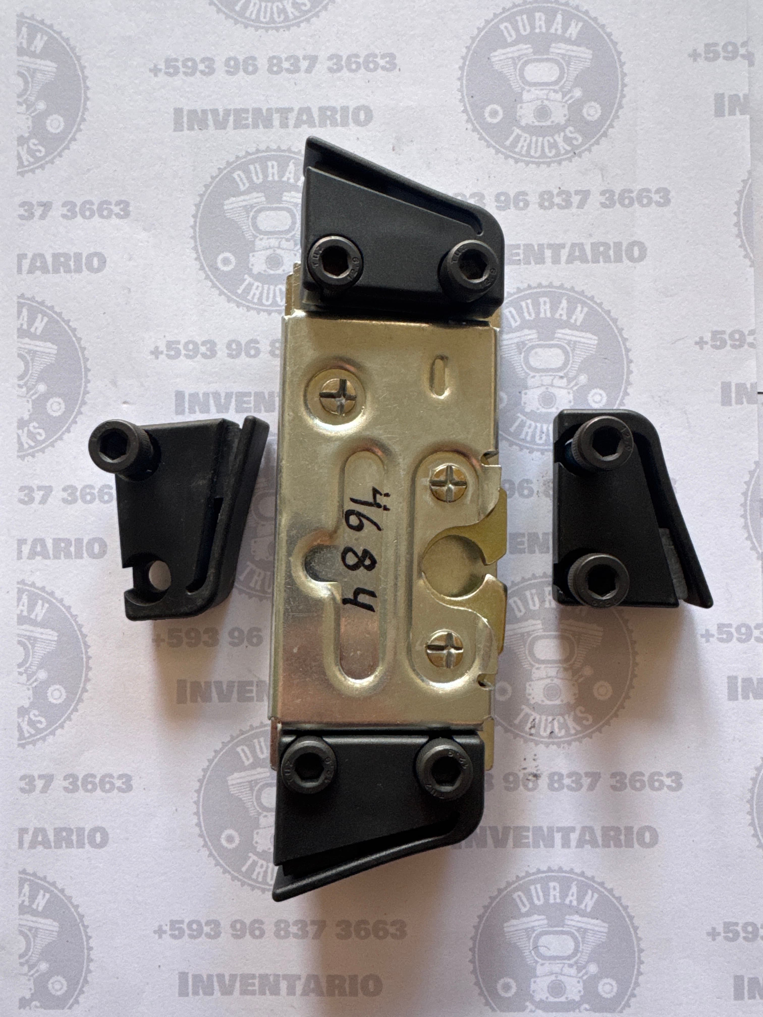 CHAPA DE PUERTA MACK