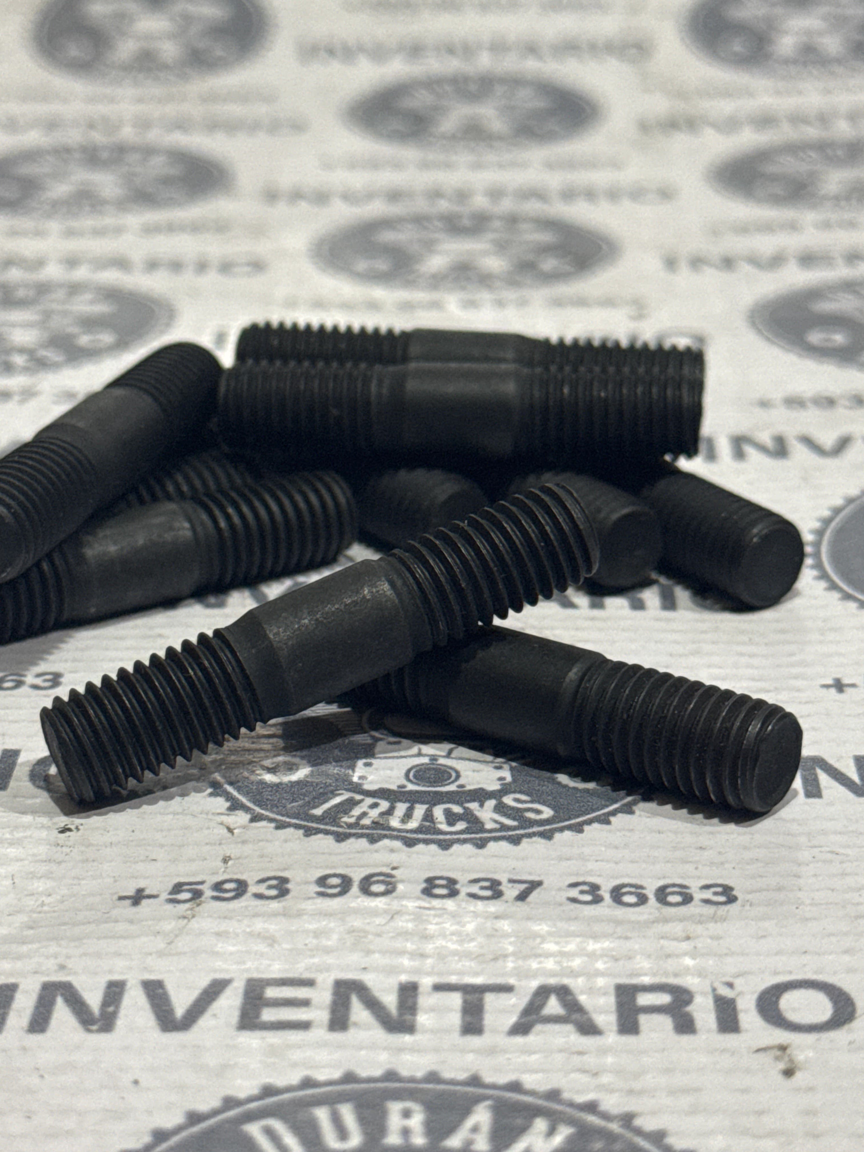 ESPARRAGO DEL TURBO CUMMINS ISX M10 X 1,5 X 18